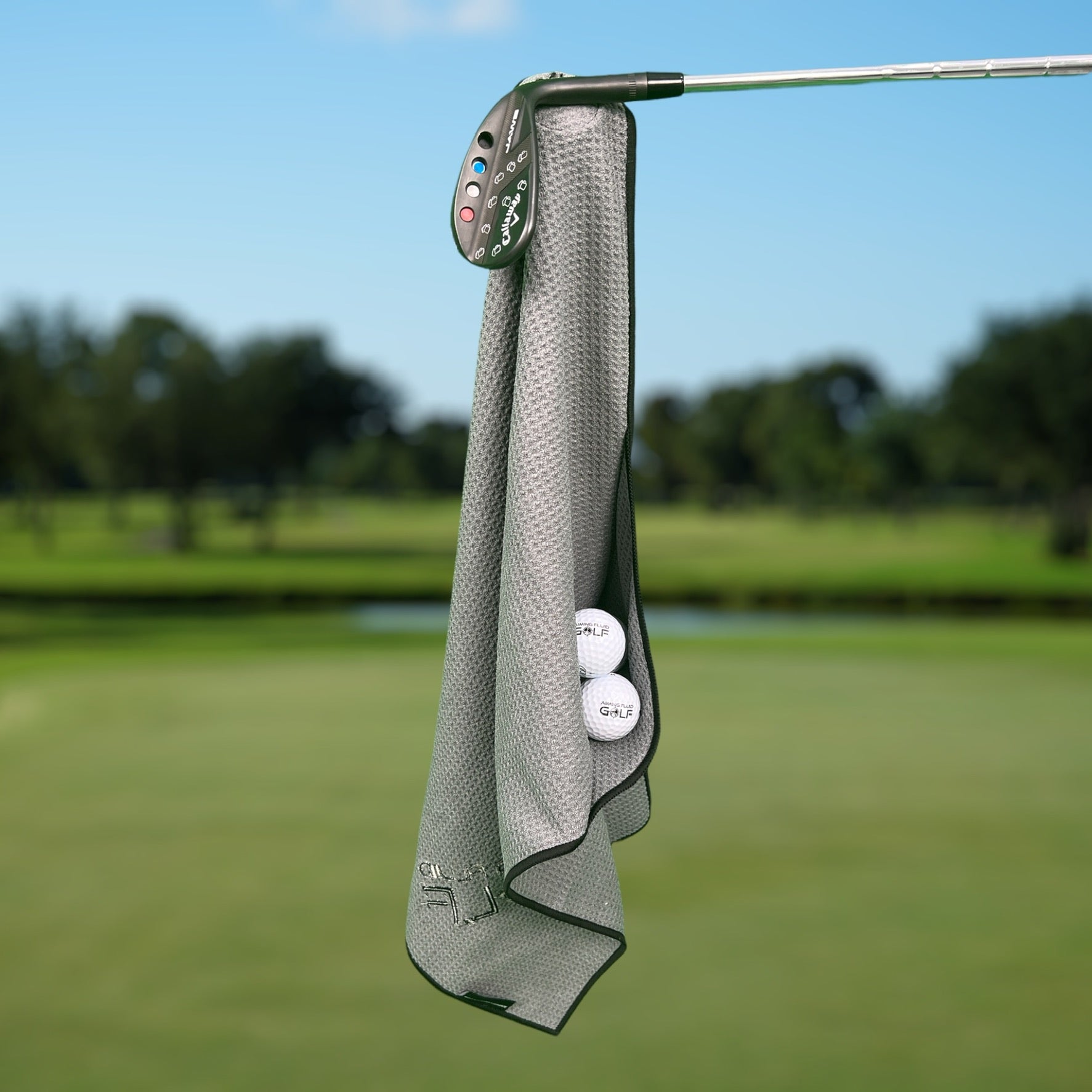 Why You Need to Bring a Wet Golf Towel on the Course – aimingfluidgolf.com